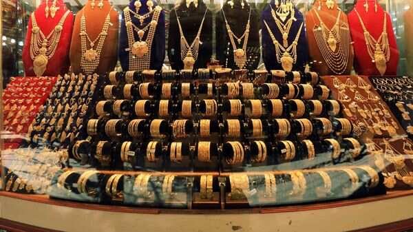 Gold prices today rise after a big crash, silver rates edge higher