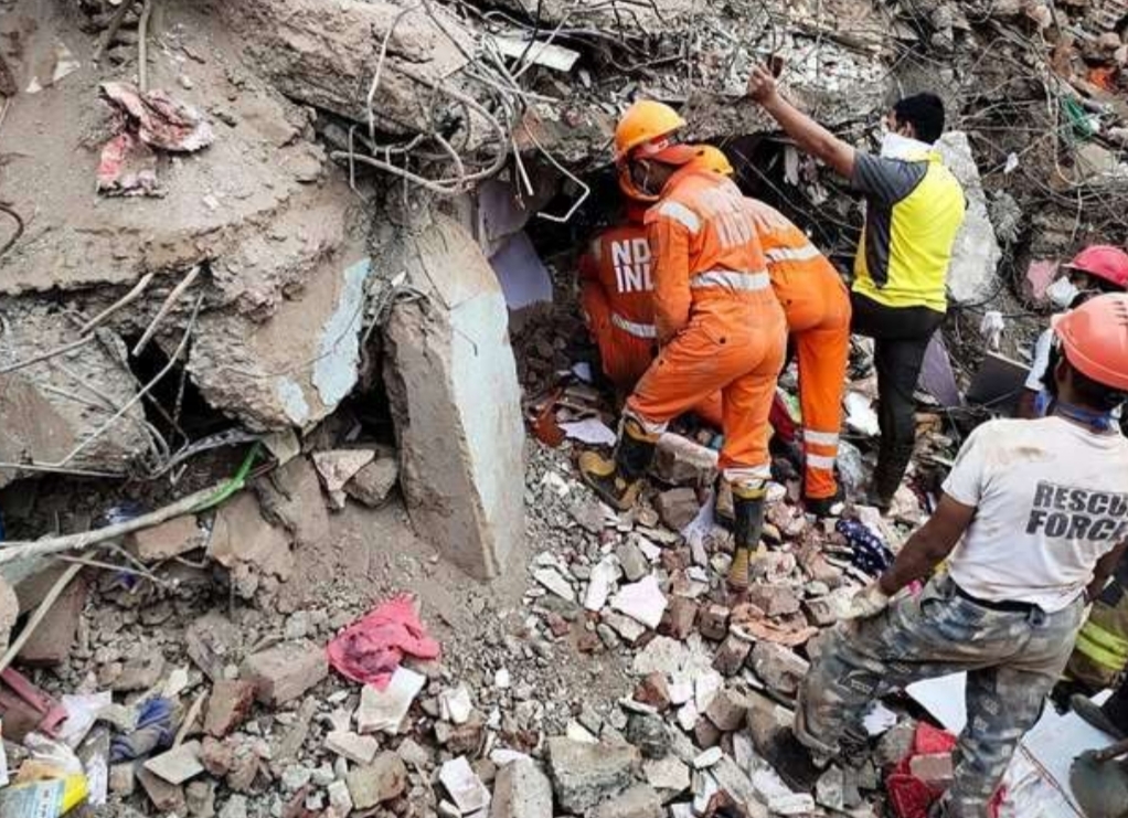 A building collapses in Maharashtra, 11 dead