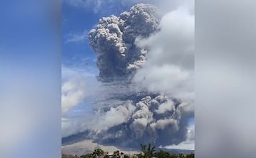 Indonesia’s Sinabung Volcano erupts