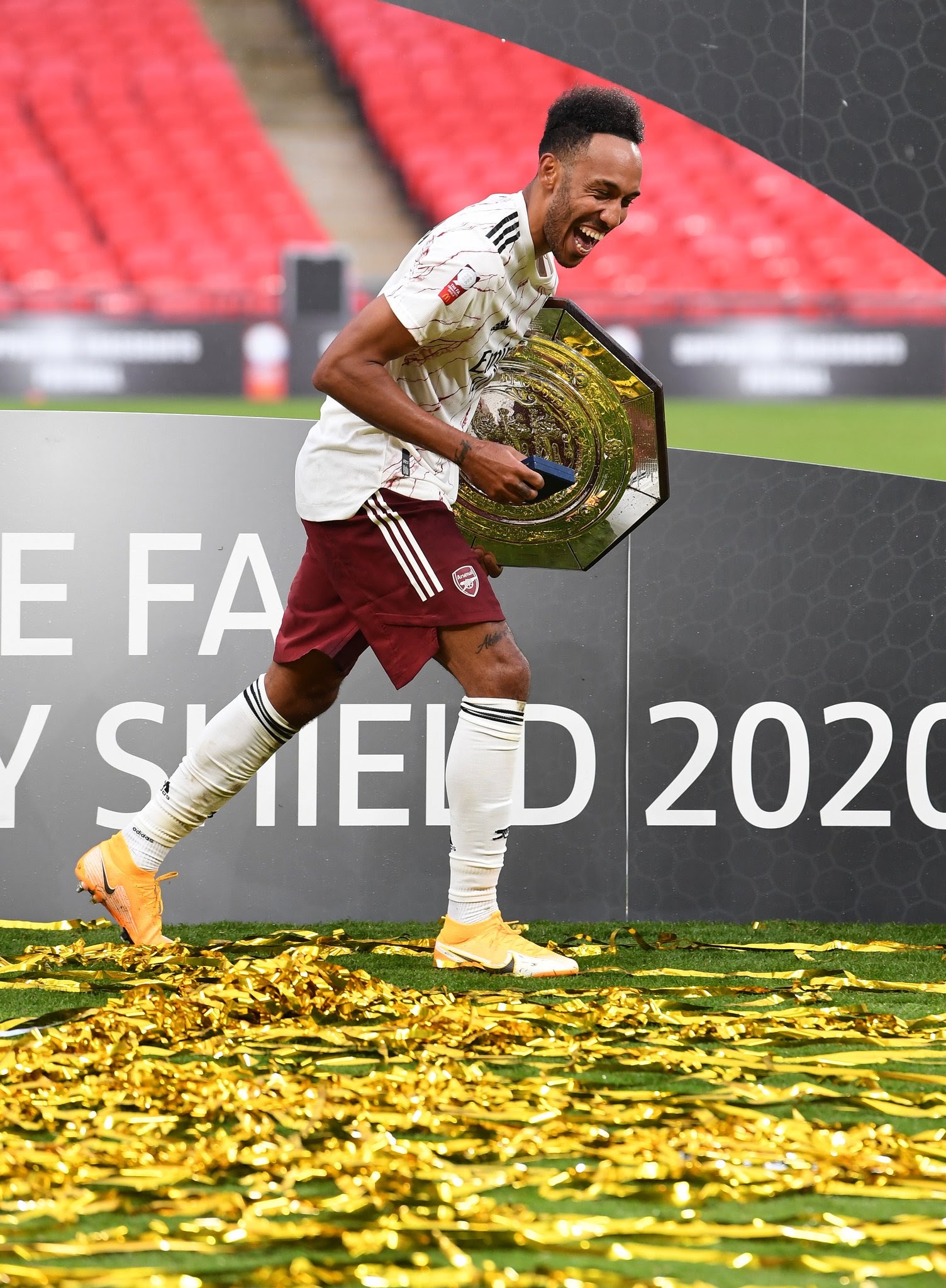 Arsenal lifts FA Cup Community Shield defeating Liverpool