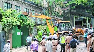 Kangana’s Pali Hill bungalow: HC asks BMC if it demolished structures under construction or they existed earlier