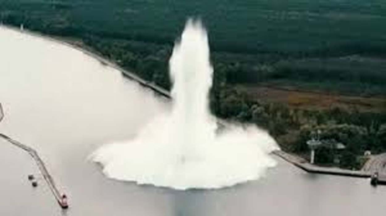 World war 2 era bomb explodes underwater in Poland