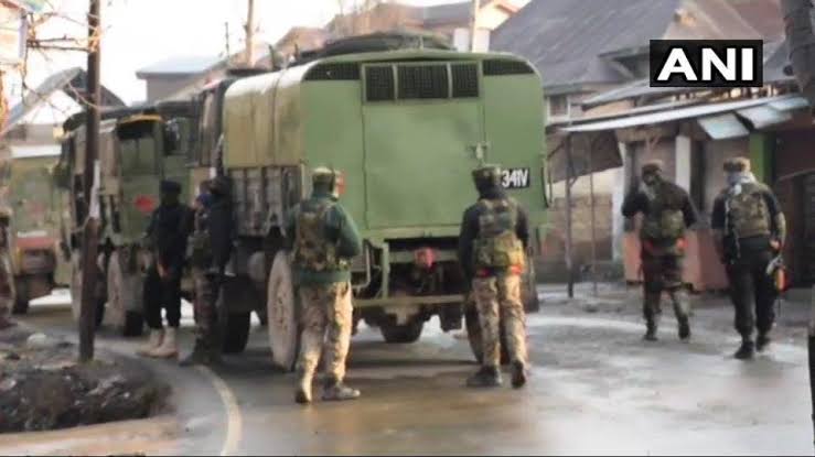 Truck overturns in Jharkhand,10 CRPF jawans injured