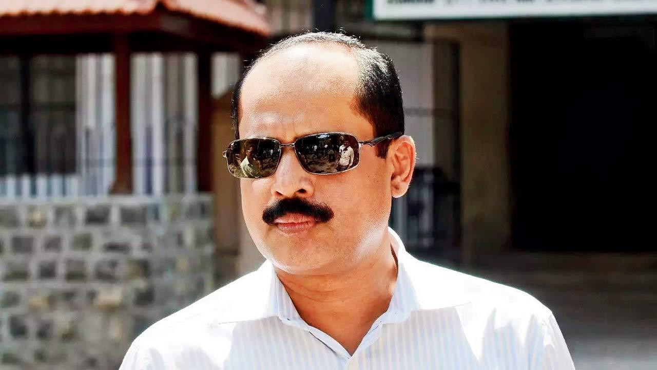 Sachin Waze collected Rs 4.7 crore from Mumbai bar owners: ED